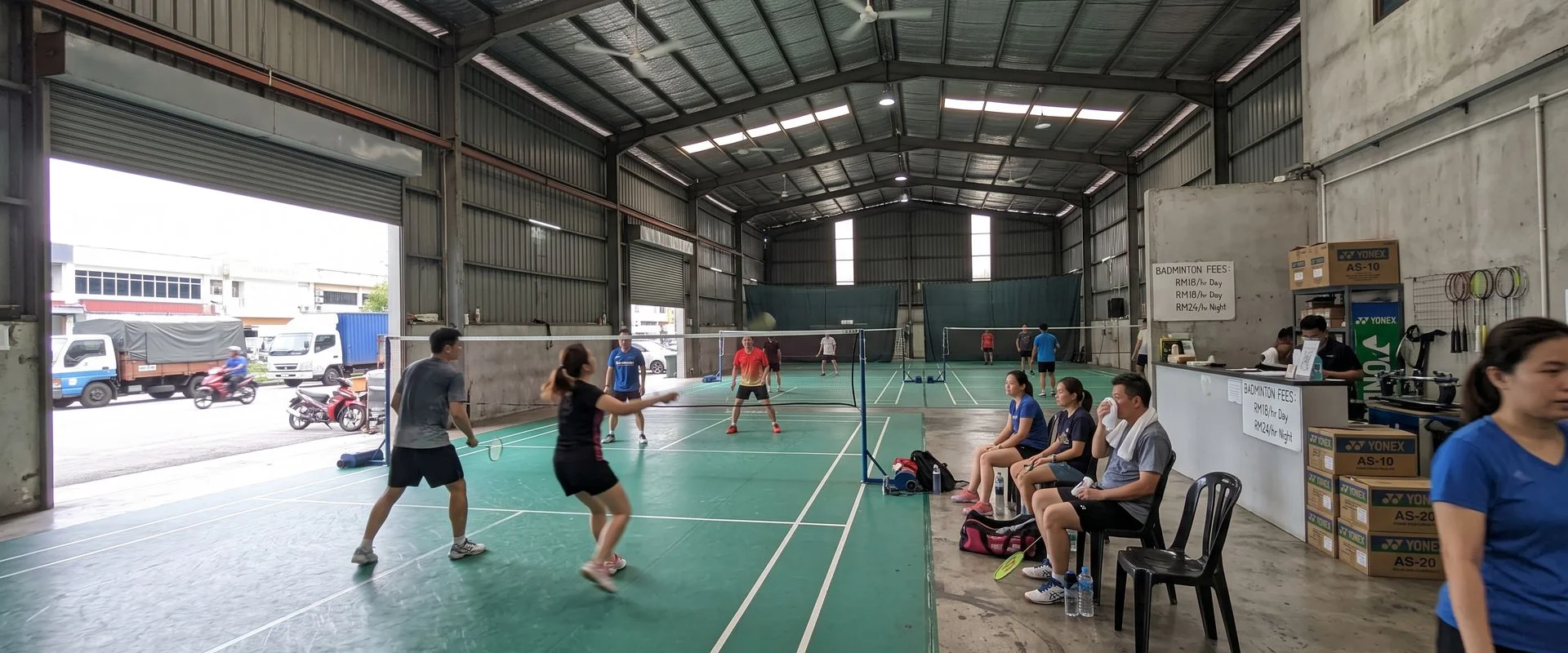 badminton court in Kawasan Perusahaan Kepong, Kuala Lumpur