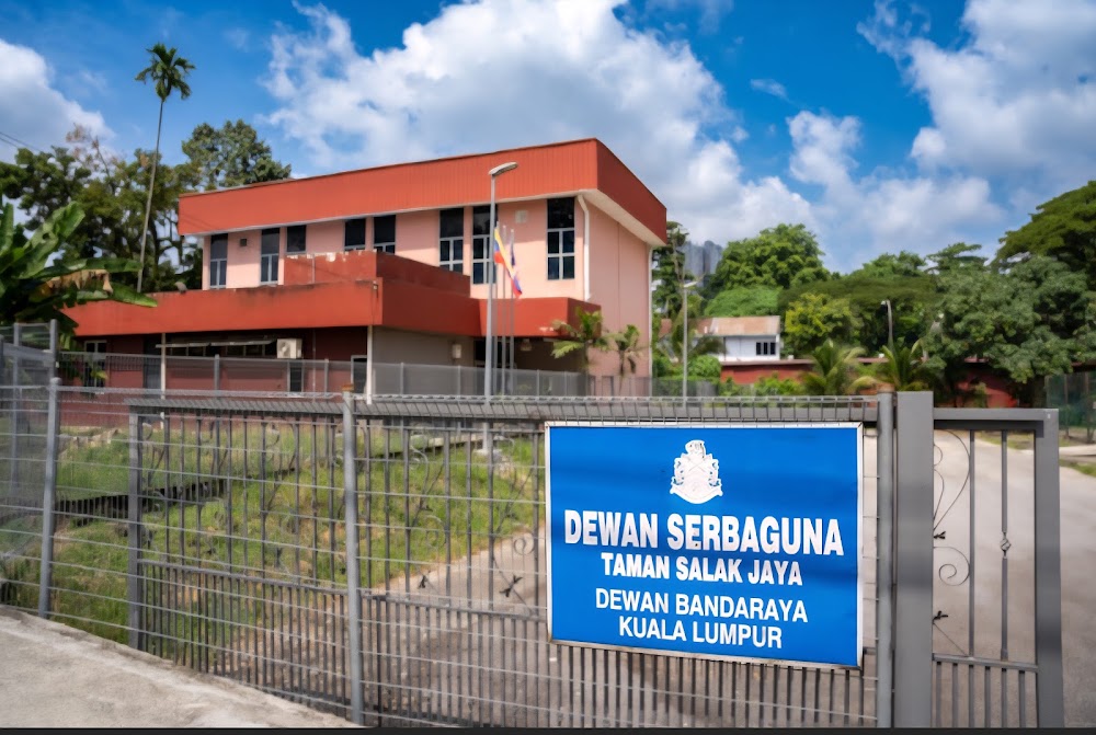 Dewan badminton taman salak jaya